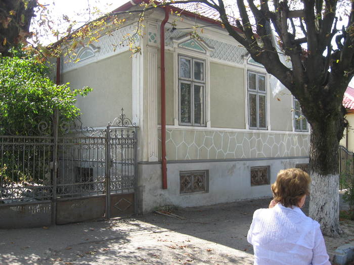 333 Theia in fata fostei case din Calafat - 06 - Nunta Alina - Valentin partea a II-a