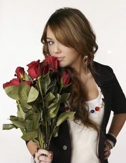 37455_400889113519_31646958519_4382810_18161_n - miley cyrus