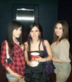 13076370_VMOUGYWFW