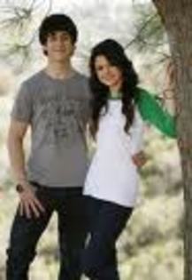 jg - david henrie si selena gomenz