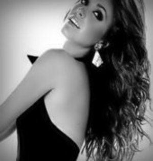 17231047_QZIWKITZA - 00 Anahi
