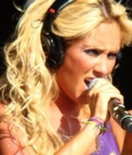 19321877_AWQCRVPLG - 00 Anahi