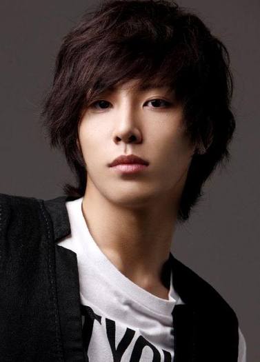 asian-young-guy-hairstyle-2010 - zZzBoyszZz