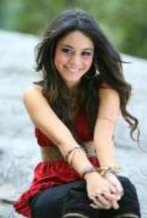 MMRTBUQDHQTDIGEXTUR - poze cu vanessa hudgens