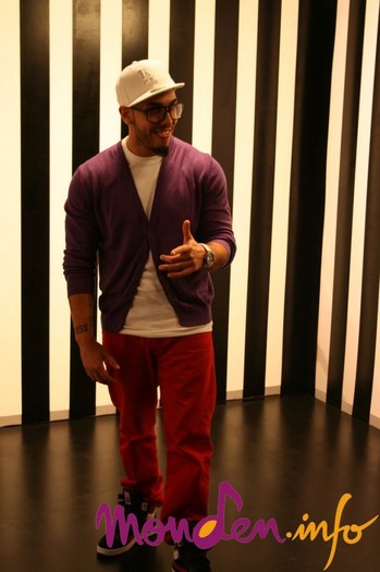 around-the-world-102-680x1024