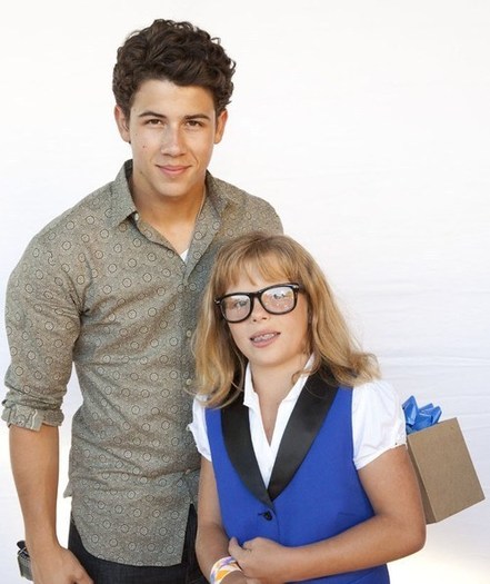 Chula-Vista-9-16-nick-jonas-15625675-500-595 - BIRTHDAY