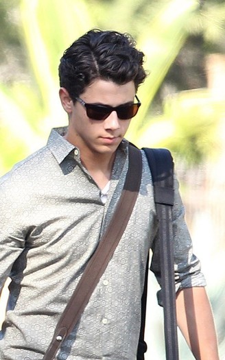 Nick-Jonas-nick-jonas-15605146-500-800 - BIRTHDAY