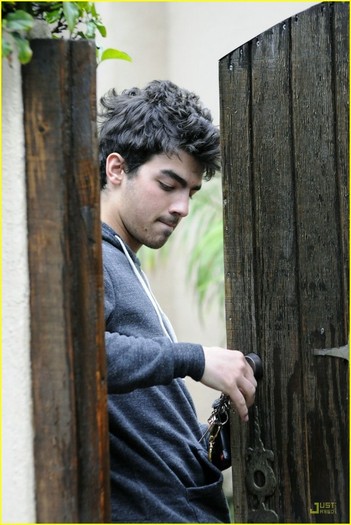 4rp9pv - jonas brothers