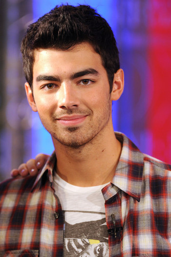 kjjl - joe jonas