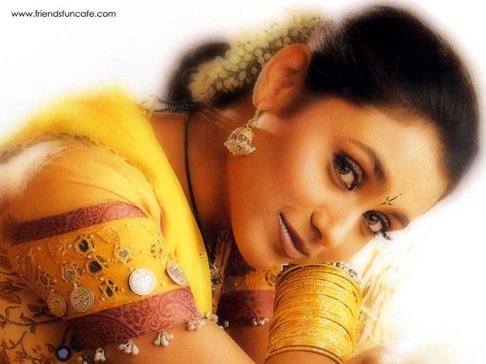 54 - Rani Mukherjee