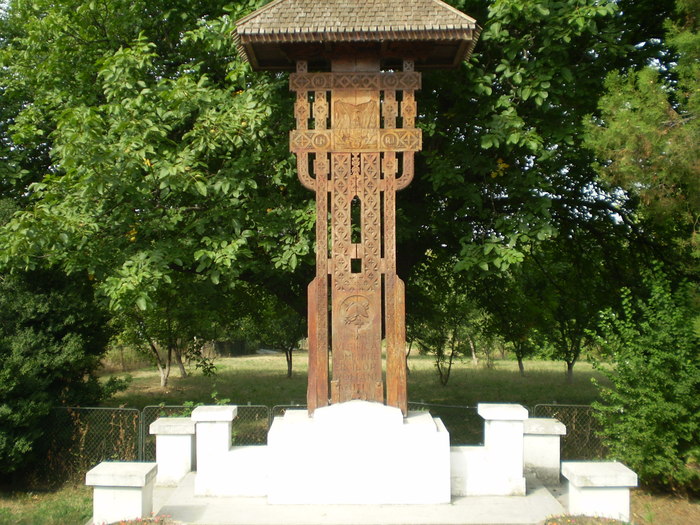 Manastirea Cernica; Troita !
