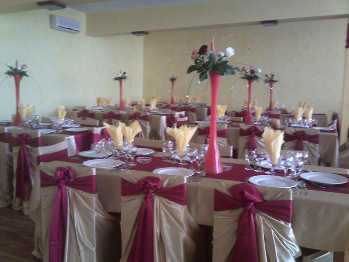 IMG52313 - Foto nunta rosu-auriu