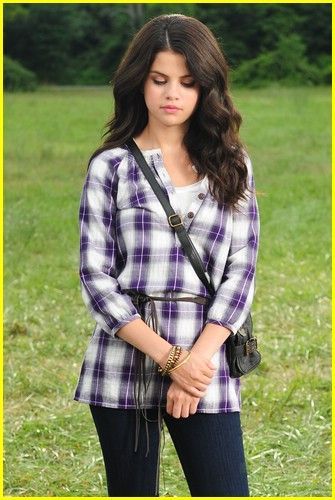 2jbo2es - Selena Gomez