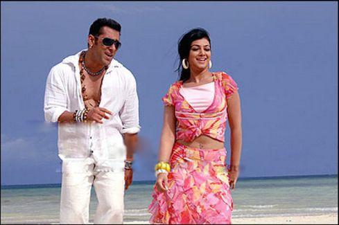 Salman-Khan-and-Ayesha-Takia-in-Wanted