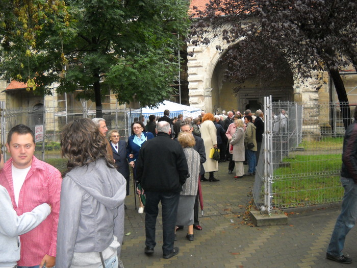 La iesirea din catedrala - A xx-aINTALNIRE a SASILOR LA BISTRITA 2010