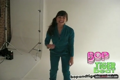 normal_PDVD_00034 - BOP AND TIGER BEAT MAG Demi Signature Dance Moves