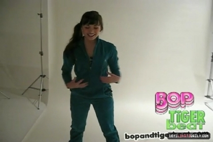 normal_PDVD_00037 - BOP AND TIGER BEAT MAG Demi Signature Dance Moves