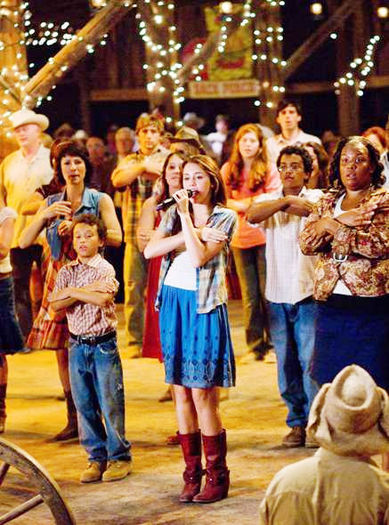 hannah-montana-the-movie-211397l
