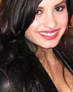 Demi (2)