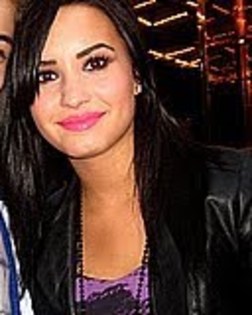 Demi (13)
