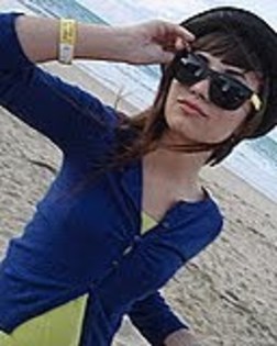 Demi (23)
