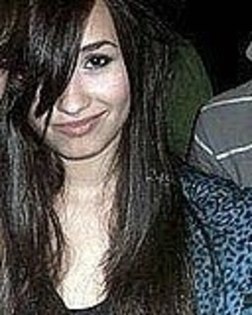 Demi (44)