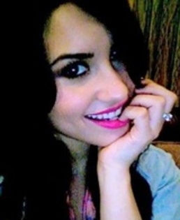 28 - demi lovato avatare