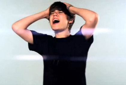 justin-bieber-love-me-video - Justin Bieber Love Me