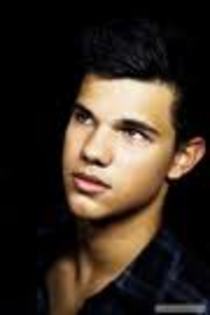 taylor lautner.jpeg221