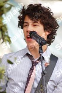 images (1) - Jonas Brothers-Nick