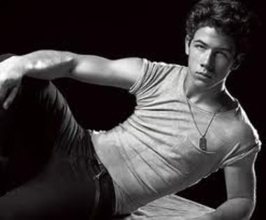 images (2) - Jonas Brothers-Nick