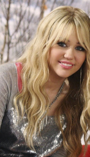 HM-hannah-montana-forever-15599780-413-720 - Hannah Montana Forever