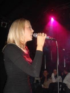 ERNEIKSGXCWAKAYCVLP[1] - Denisa