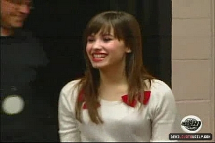 normal_PDVD_00026 - JANUARY 1ST - My Date with the Jonas Brothers and Demi Lovato