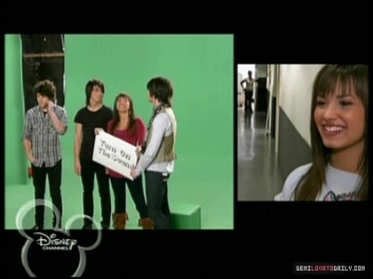 normal_PDVD_023 - Jonas Brothers LIVING THE DREAM - Episode 1
