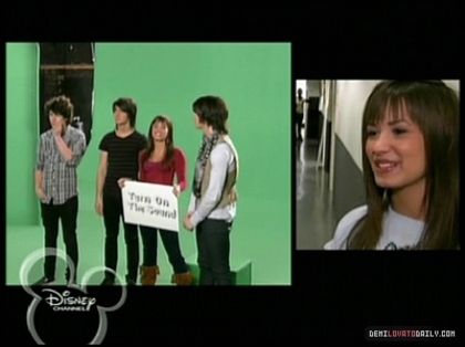 normal_PDVD_025 - Jonas Brothers LIVING THE DREAM - Episode 1