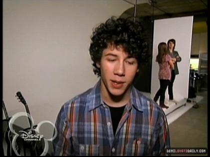 normal_PDVD_056 - Jonas Brothers LIVING THE DREAM - Episode 1