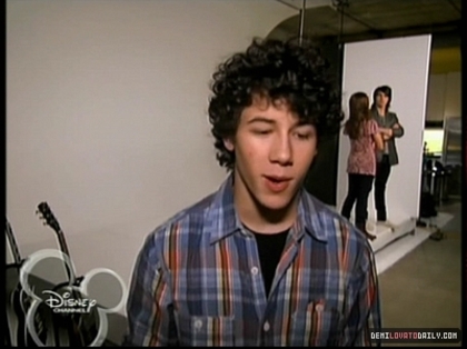 normal_PDVD_057 - Jonas Brothers LIVING THE DREAM - Episode 1
