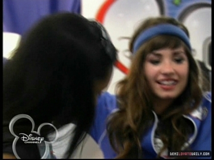 normal_PDVD_174 - DISNEY CHANNEL GAMES 2008 - Episode 4