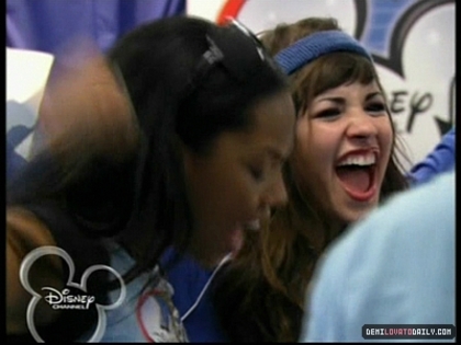 normal_PDVD_182 - DISNEY CHANNEL GAMES 2008 - Episode 4