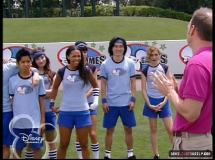 normal_PDVD_006 - DISNEY CHANNEL GAMES 2008 - Episode 2