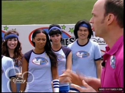 normal_PDVD_009 - DISNEY CHANNEL GAMES 2008 - Episode 2