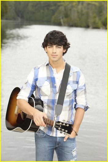 34566_125114834199265_100001022486909_151297_4399003_n - Joe Jonas