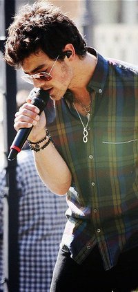 41090_100618336665770_100001528112260_3321_6057376_n