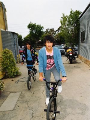 41173_104874426240161_100001528112260_34711_633924_n