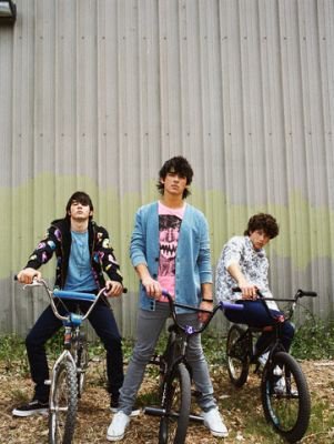 47297_104874339573503_100001528112260_34709_4772554_n