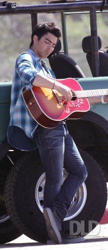 62528_101729133223082_100001579863946_10398_4918019_n