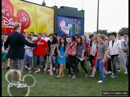 normal_PDVD_020 - DISNEY CHANNEL GAMES 2008 - Episode 1