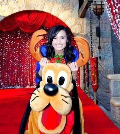 17969385_VOWJJQXPL - demi lovato