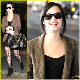 Demi%20Lovato%20-%20Lace%20Stocking%20Smiley